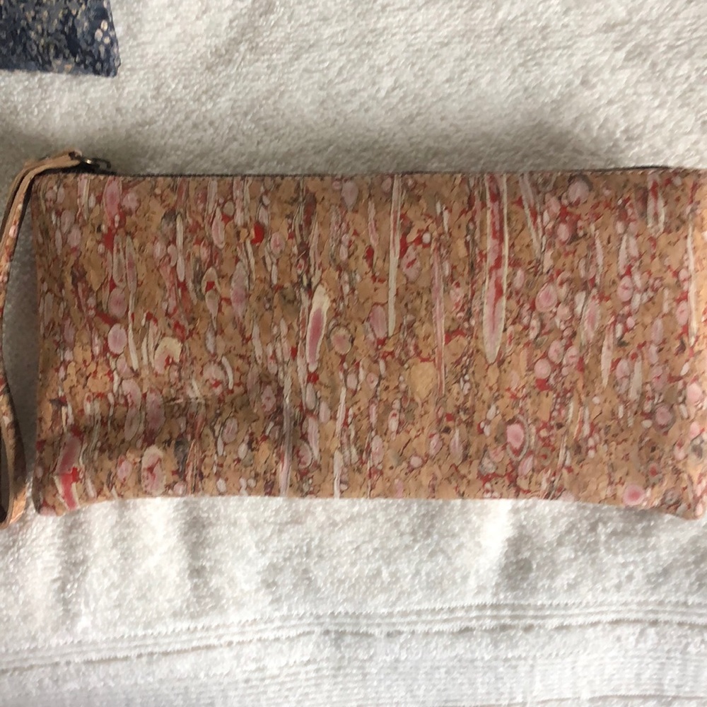 Artelusa of Portugal Cork cosmetics bag - Picture 4 of 7
